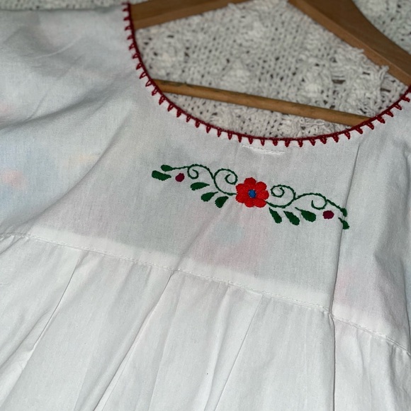 Flower Power 💐💐💐 the absolute cutest top!!! - Picture 5 of 5